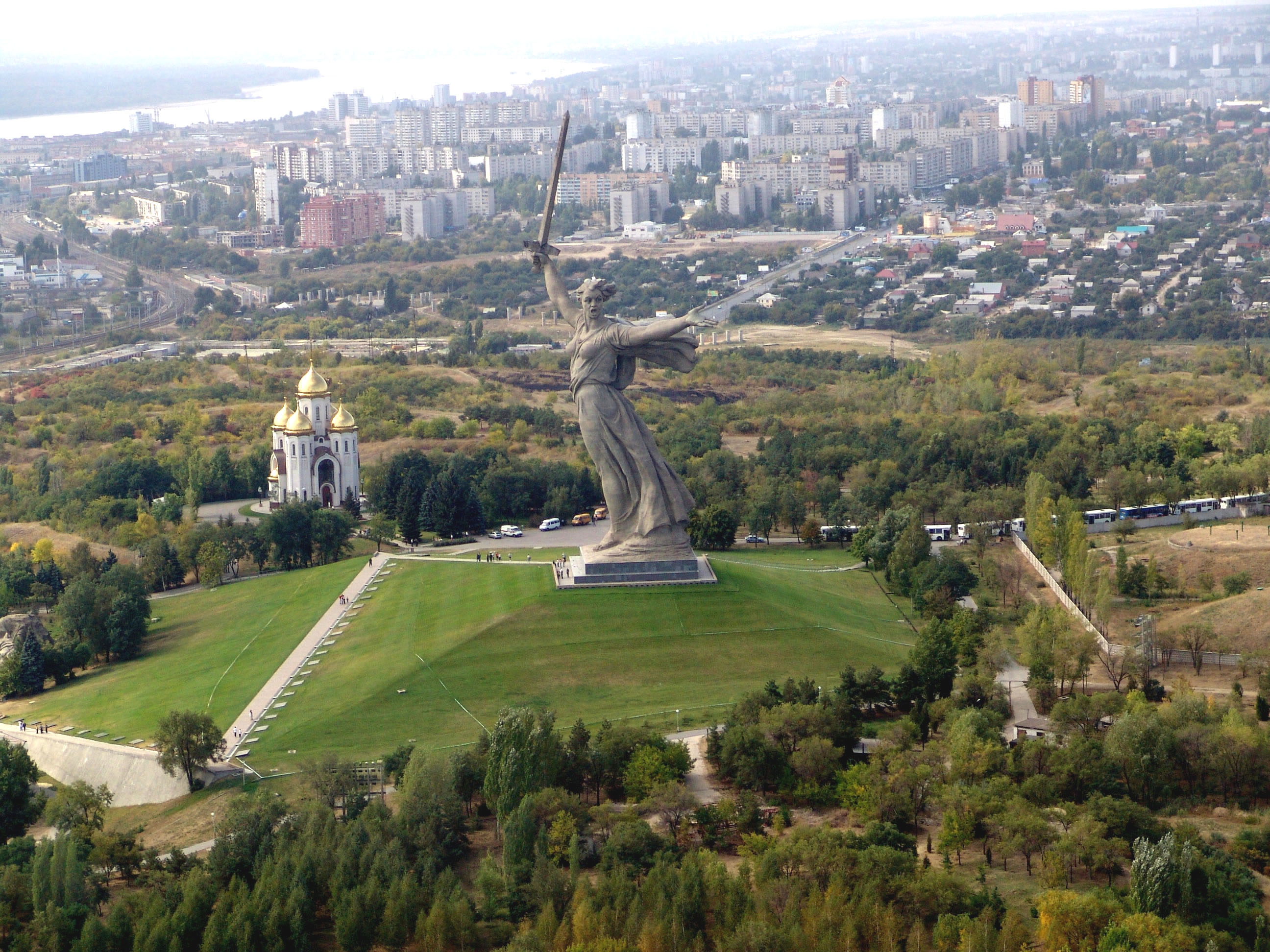 Wolgograd, Motherland Statue