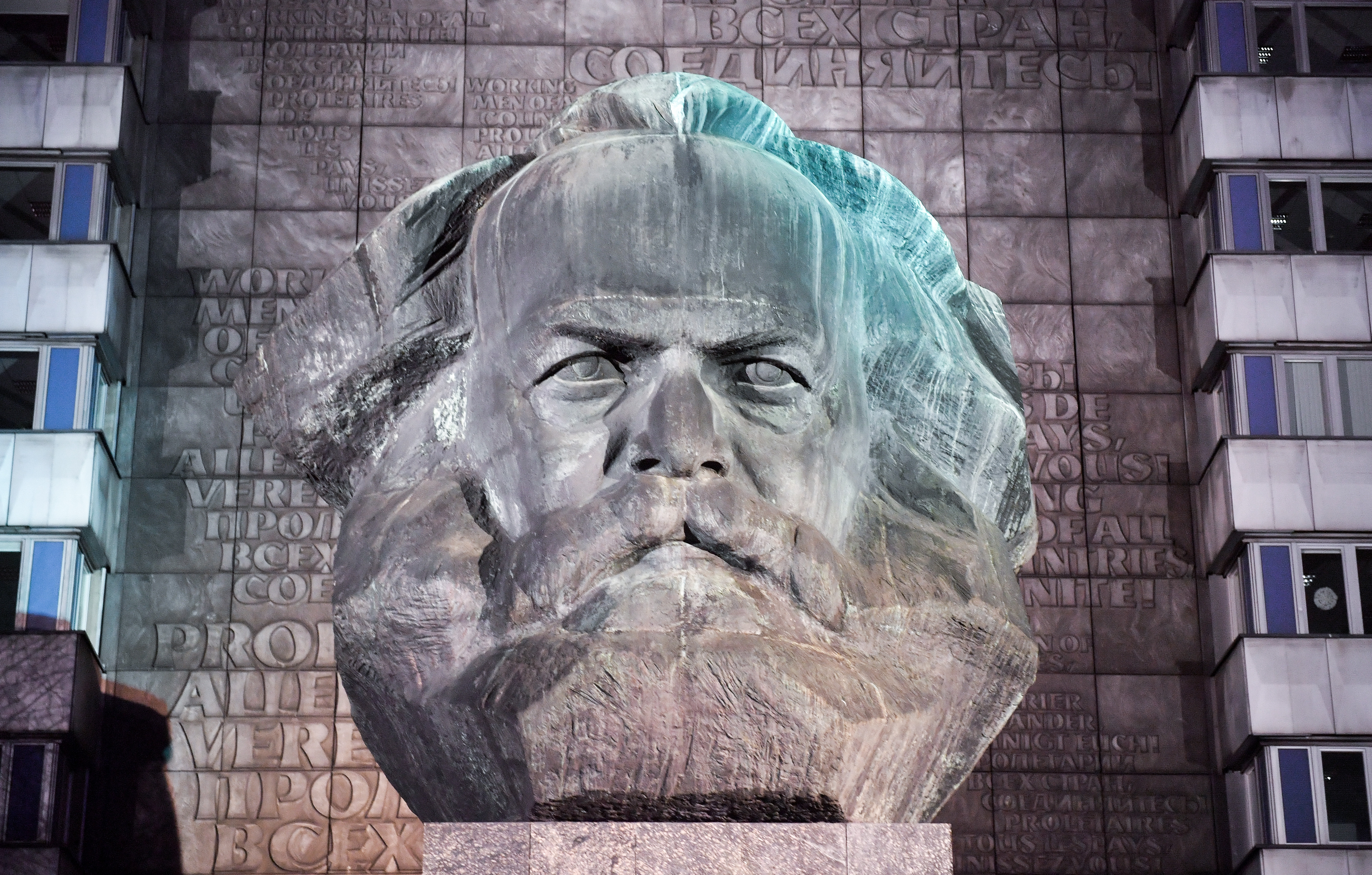 begehrtes Fotomotiv: das Karl-Marx-Monument