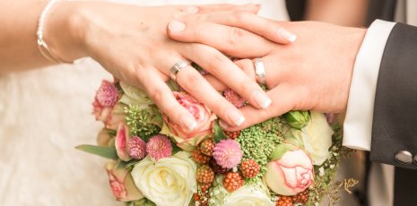 Hochzeitsstrauß mit Ringen