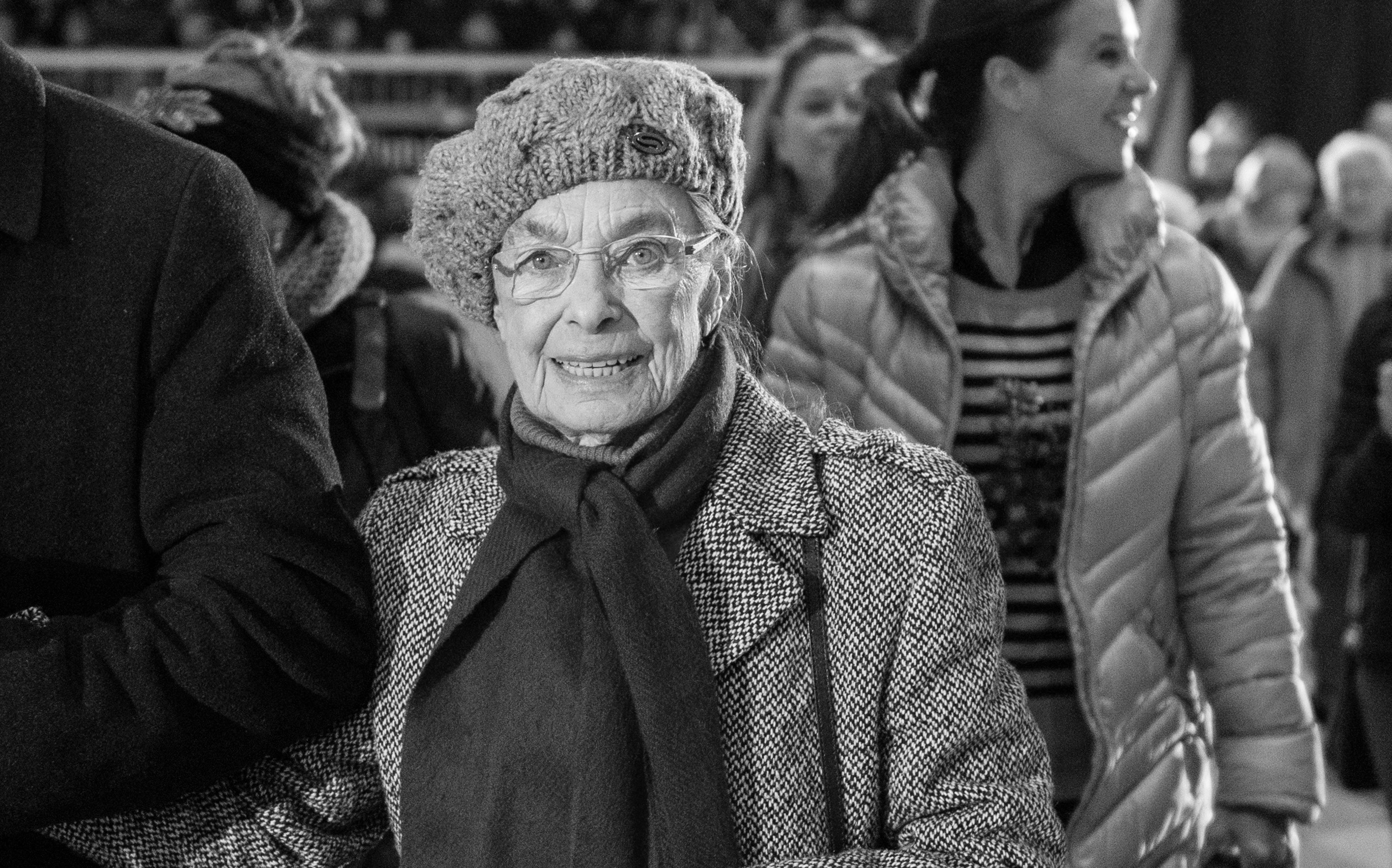 Die Chemnitzer Ehrenbürgerin Jutta Müller verstarb am 2. November. Auf dem Foto ist sie bei den Feierlichkeiten zu ihrem 90. Geburtstag in der Eissporthalle Chemnitz zu sehen.